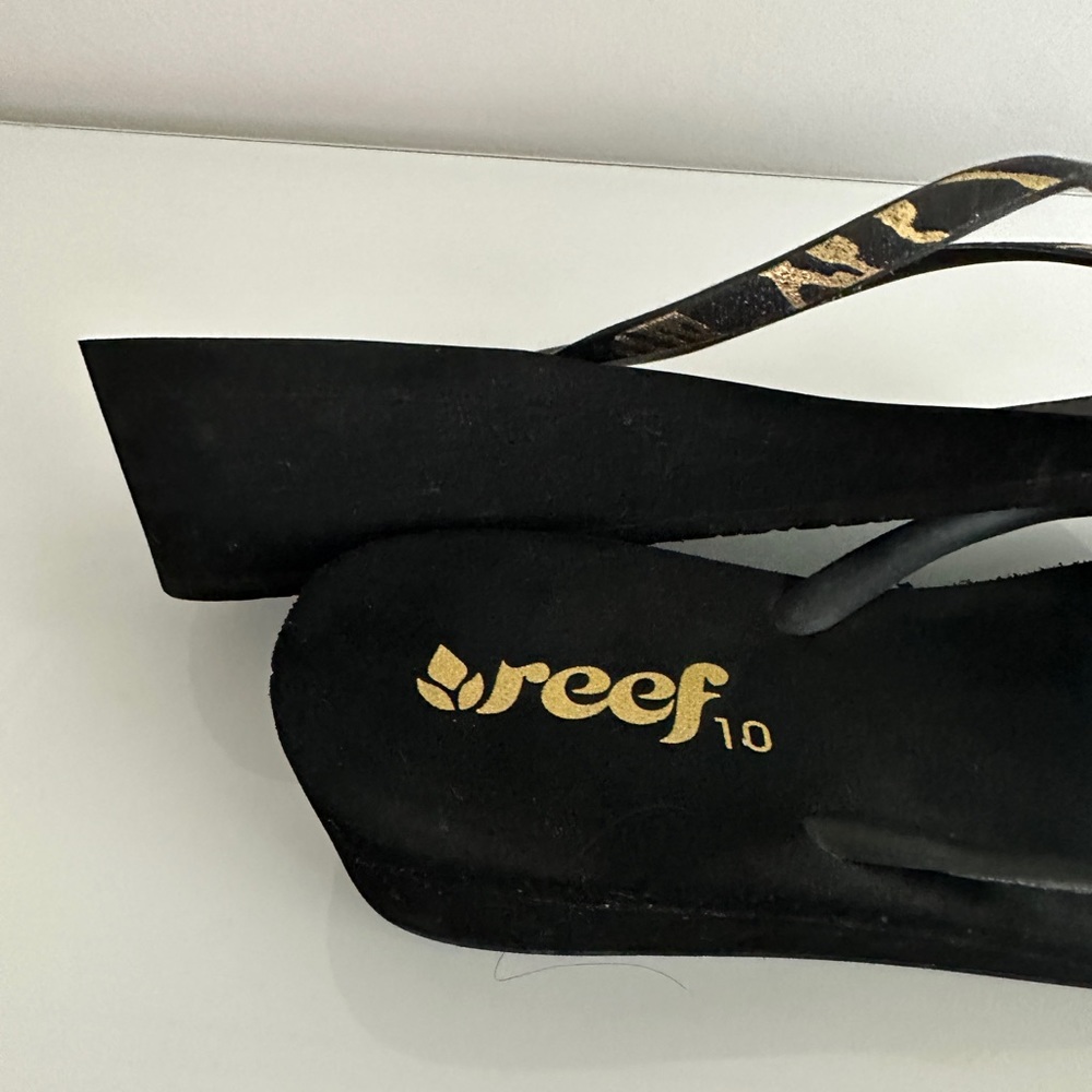 Reef Flip Flops Size 10 - Picture 2 of 3
